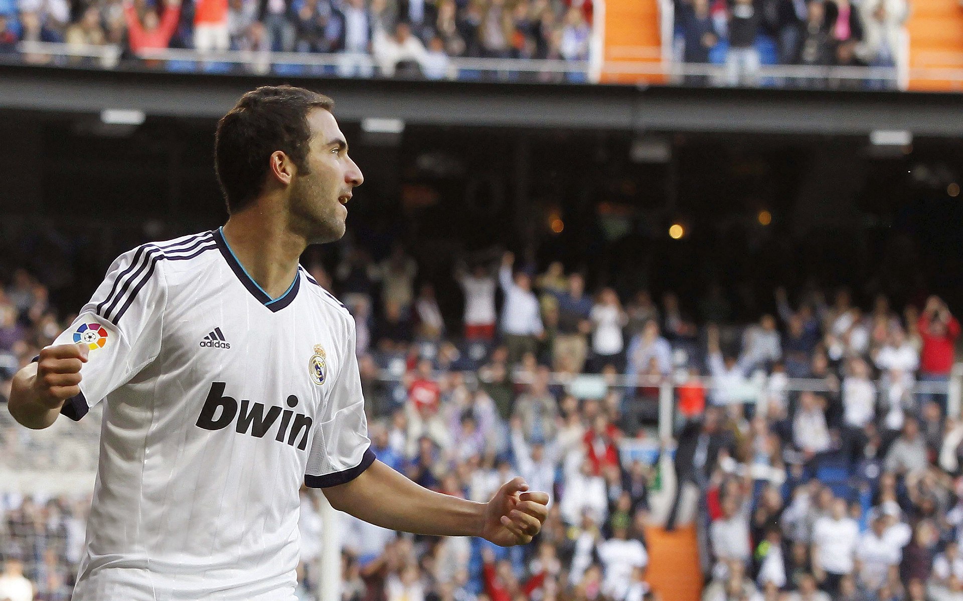 法甲：姆巴佩梅开二度，巴黎5-0大胜雷恩，法甲-姆巴佩传射帕雷德斯破门 巴黎4-1客场大胜